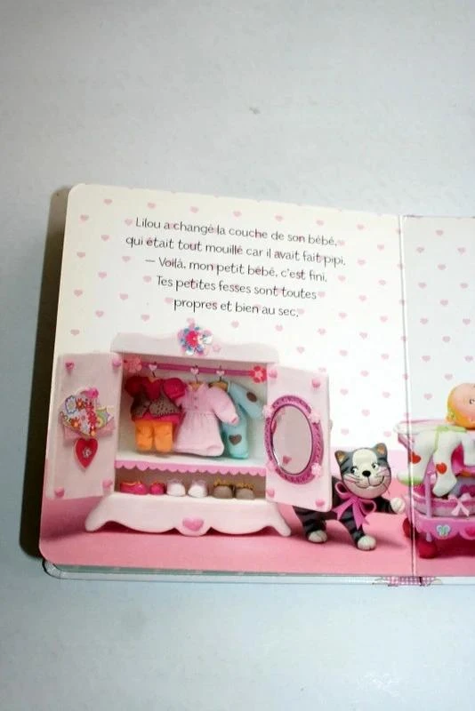 Hardcover book "Lilou Plays with Dolls" by Fleurus – photo 4